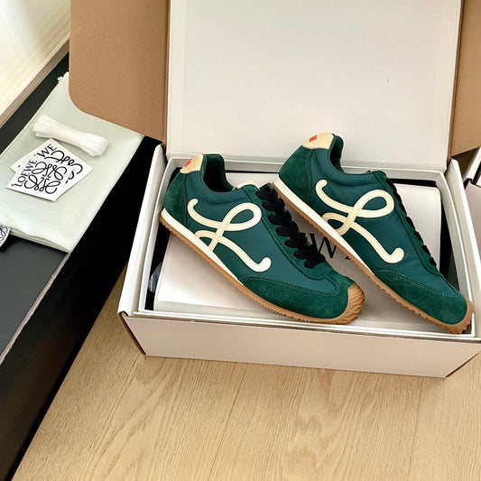 LOEWE 26S BALLET RUNNER 2.0 З ТЕМНО-ЗЕЛЕНОЇ ЗАМШІ ТА НЕЙЛОНУ