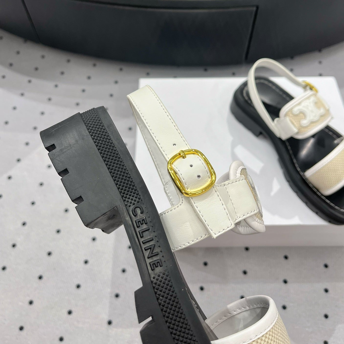 SANDALS FLAT SHOES WHITE CREAM - 35