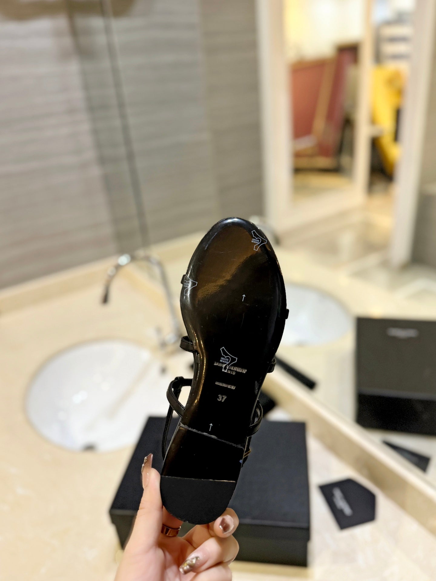 SL CASSANDRA FLAT SANDALS BLACK CALFSKIN - 35