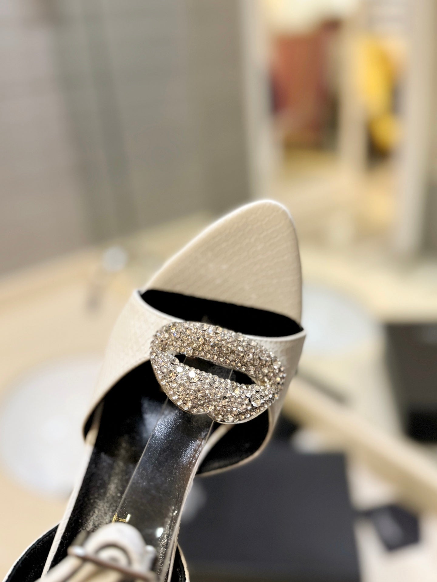 SL AYERS SNAKE CRYSTAL SANDAL WHITE CALFSKIN - 35