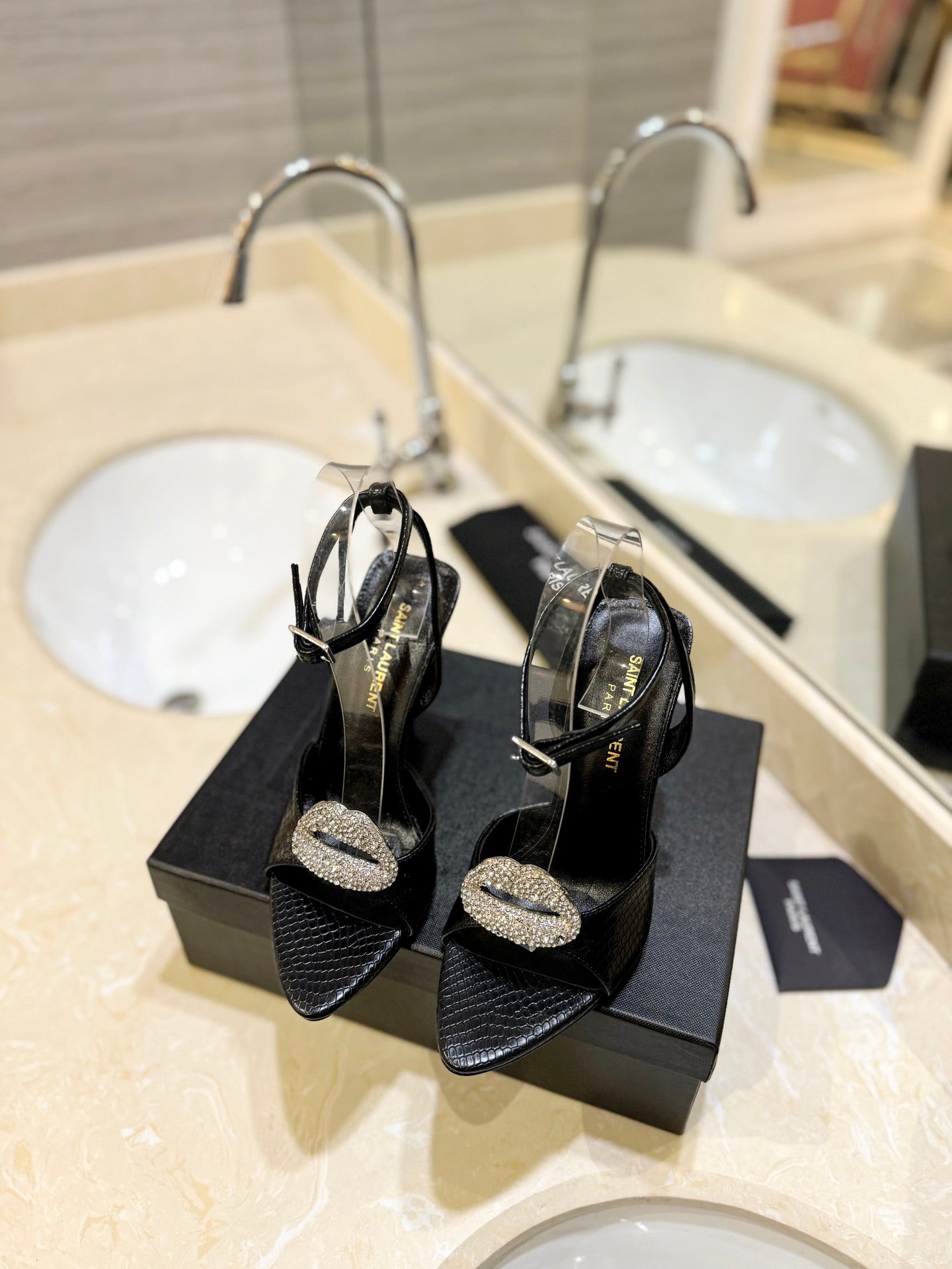 SL AYERS SNAKE CRYSTAL SANDAL BLACK CALFSKIN - 35