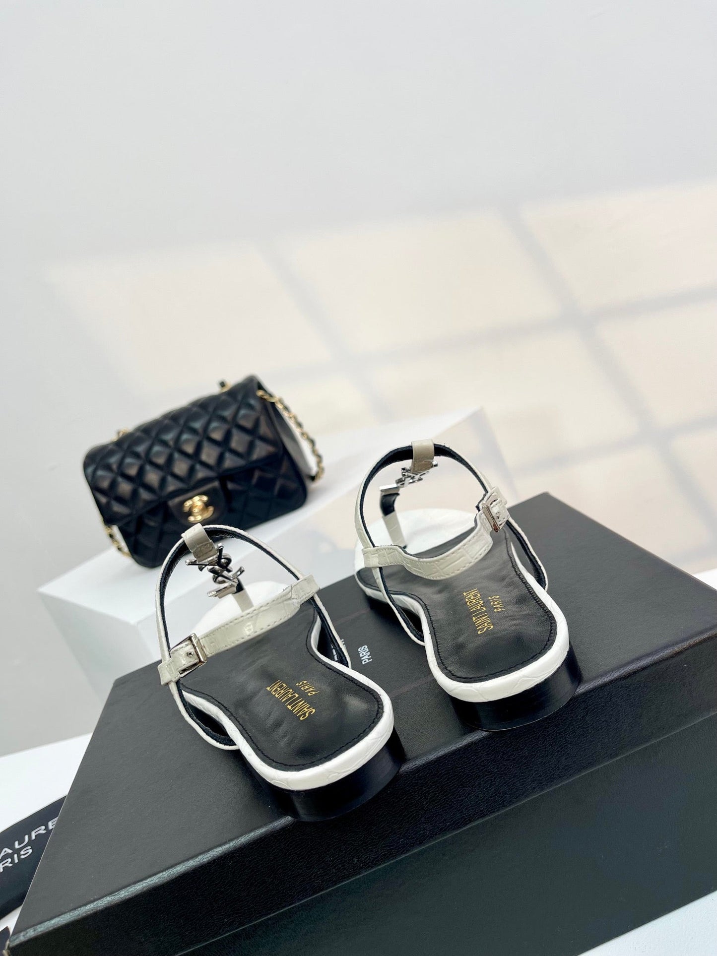 SL Cassandra Croc-Embossed Thong Sandals Black White Leather - 35