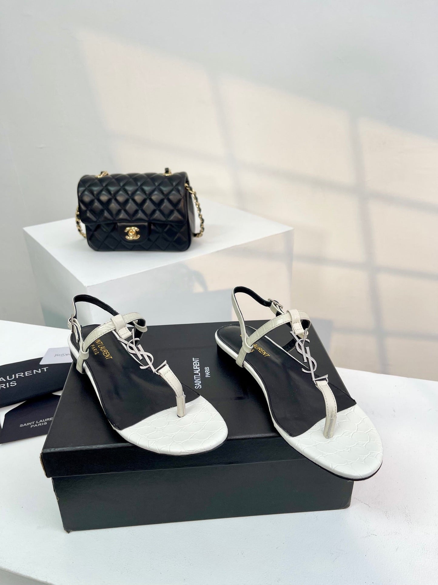 SL Cassandra Croc-Embossed Thong Sandals Black White Leather - 35