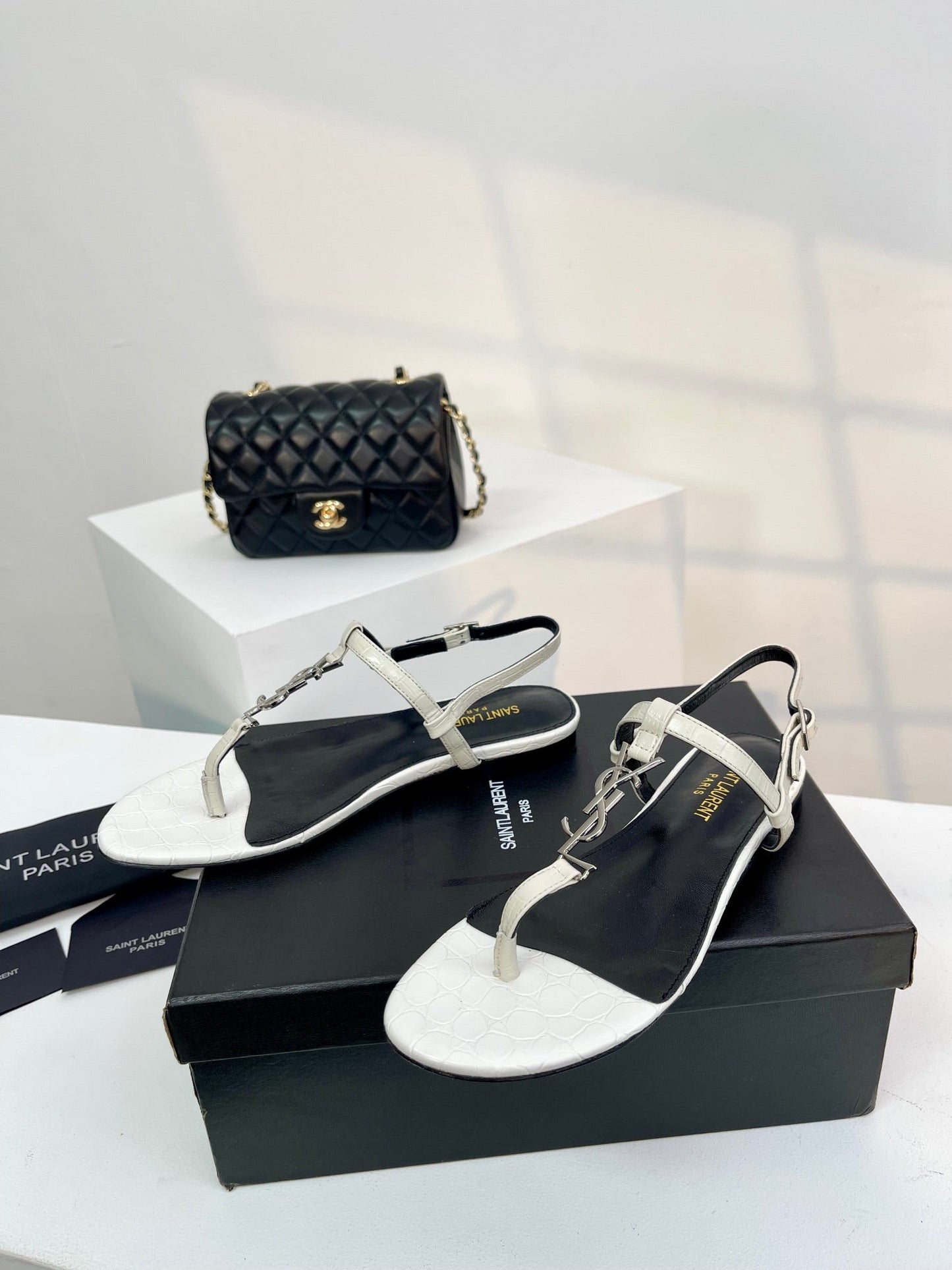 SL Cassandra Croc-Embossed Thong Sandals Black White Leather - 35