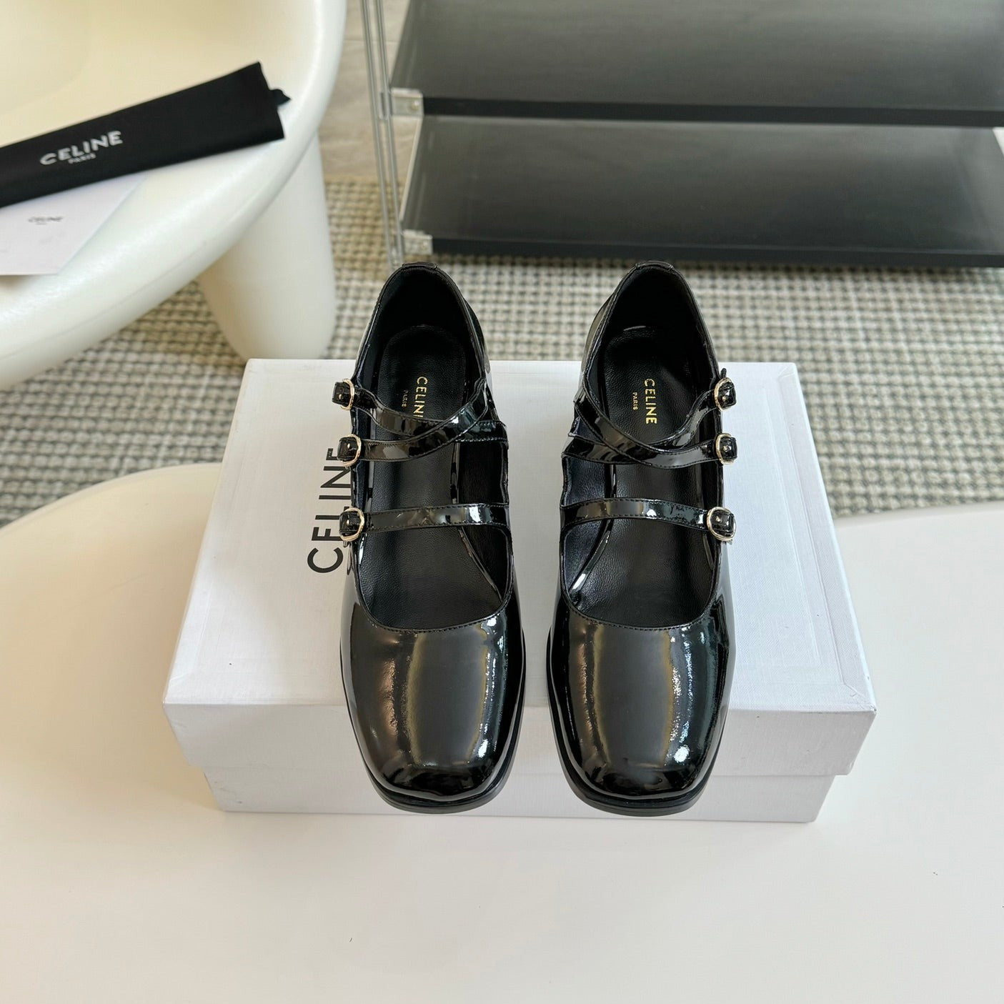WOMEN'S SANDALS WITH ROUND TOE GLOSSY BLACK  SPECIFIC COWHIDE - 35