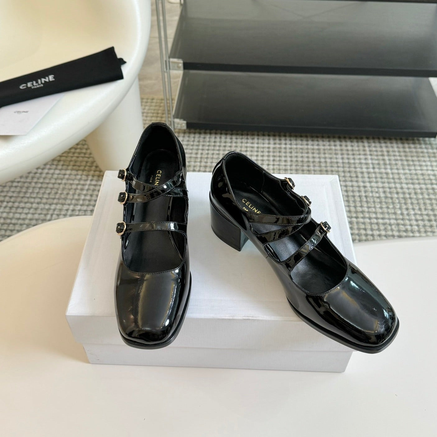 WOMEN'S SANDALS WITH ROUND TOE GLOSSY BLACK  SPECIFIC COWHIDE - 35