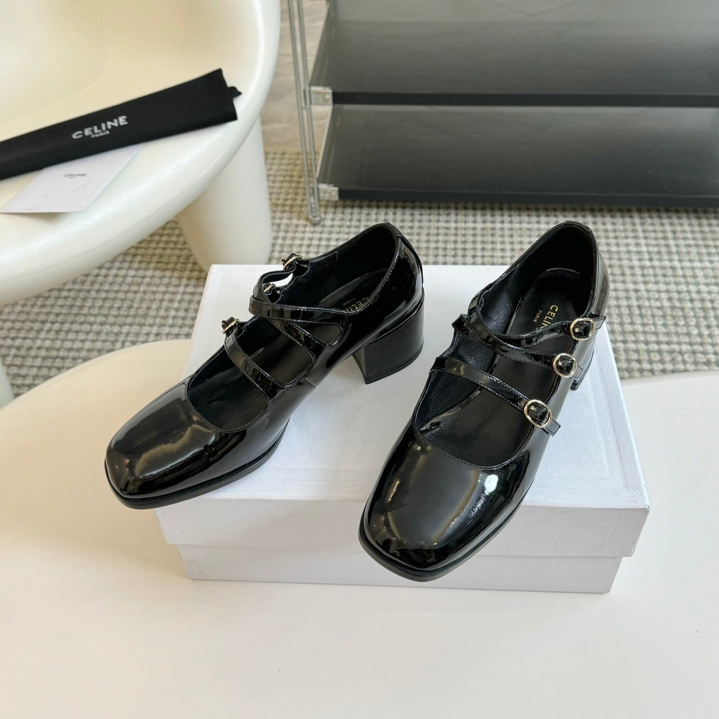 WOMEN'S SANDALS WITH ROUND TOE GLOSSY BLACK  SPECIFIC COWHIDE - 35