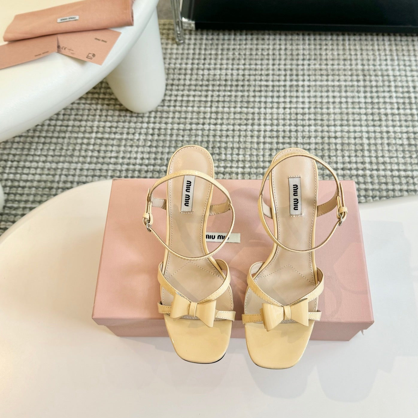 High Heels With Bows Butter Color Glossy Leather - 35