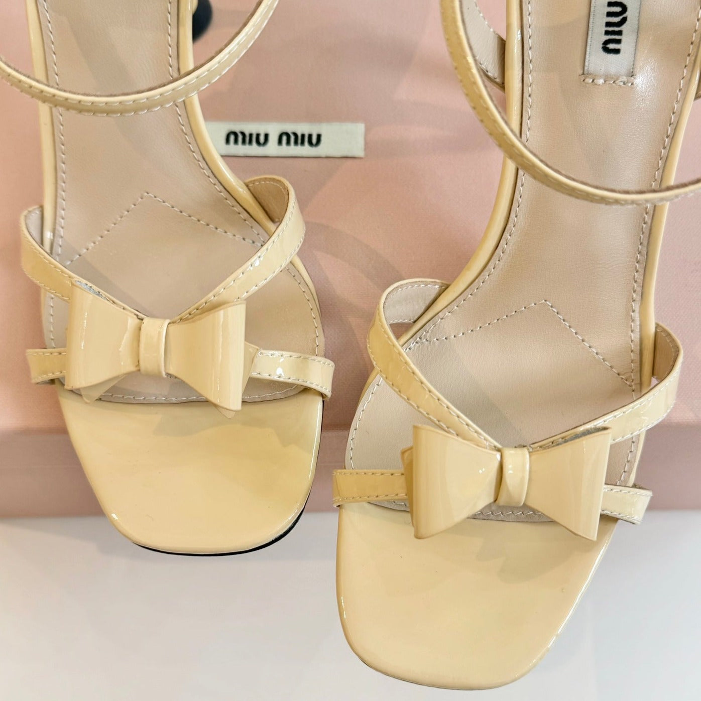 High Heels With Bows Butter Color Glossy Leather - 35