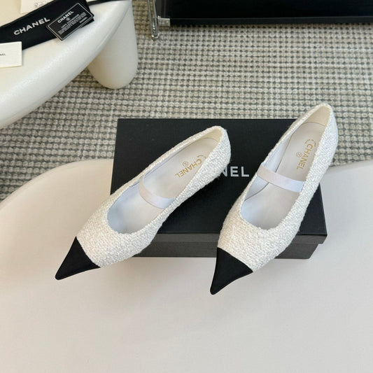 CC MARY JANE IN WHITE TWEED AND BLACK SATIN - 35