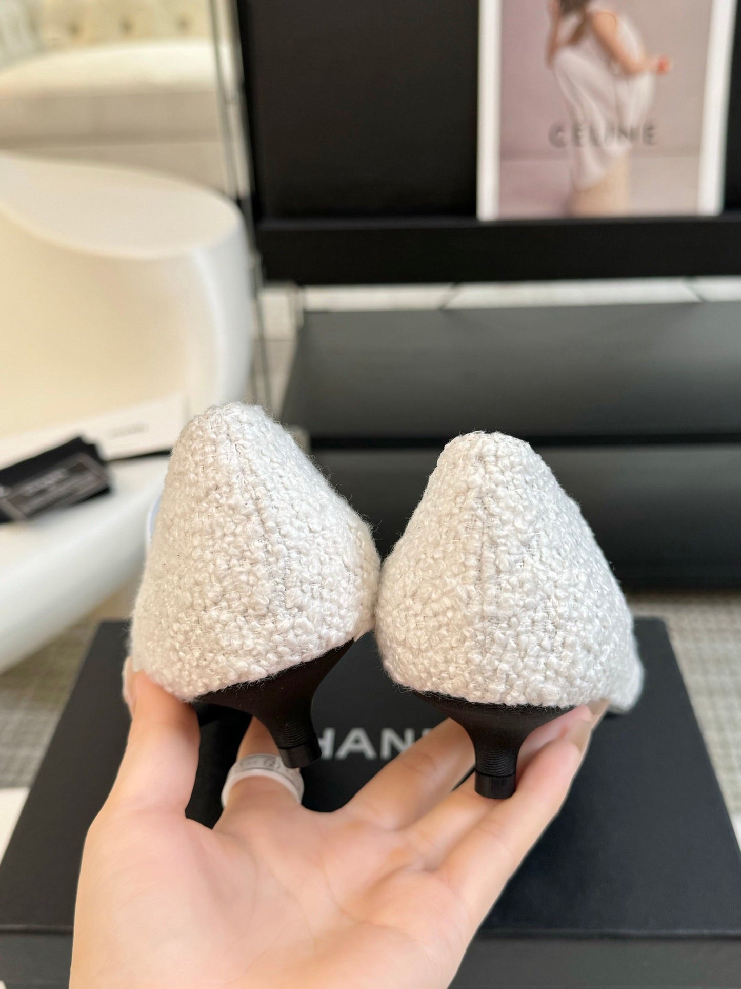 CC MARY JANE IN WHITE TWEED AND BLACK SATIN - 35