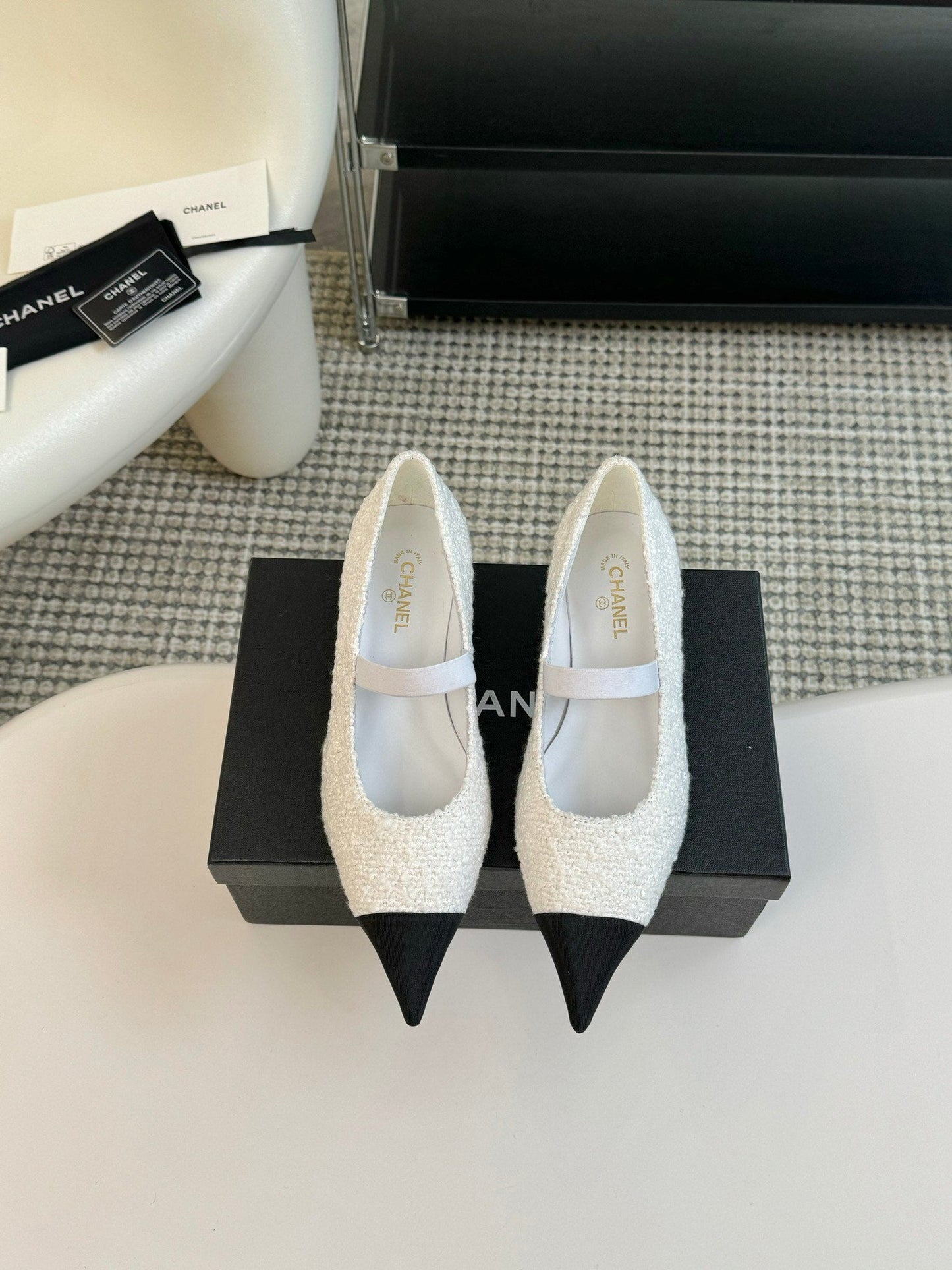 CC MARY JANE IN WHITE TWEED AND BLACK SATIN - 35