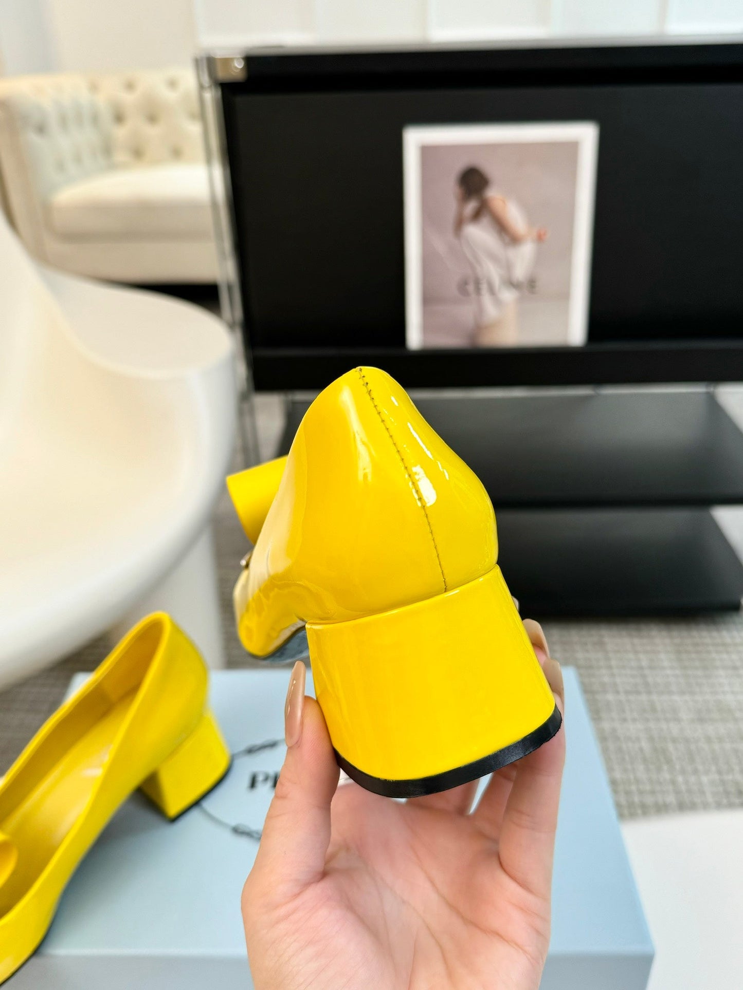 SQUARE TOE PUMPS IN YELLOW GLOSSY CALFSKIN ATTACHED BOW - 35