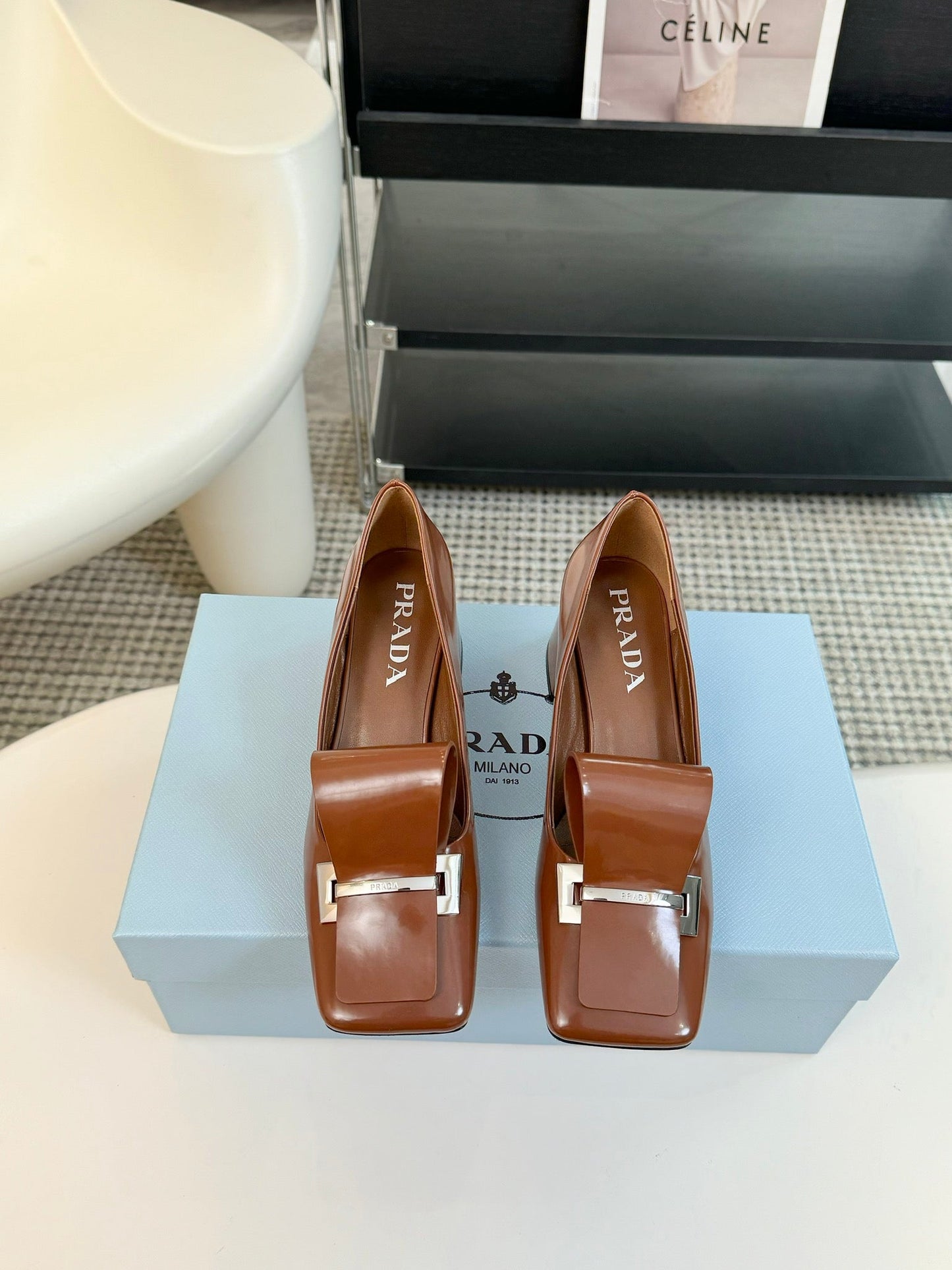 SQUARE TOE PUMPS IN CHOCOLATE GLOSSY CALFSKIN ATTACHED BOW - 35