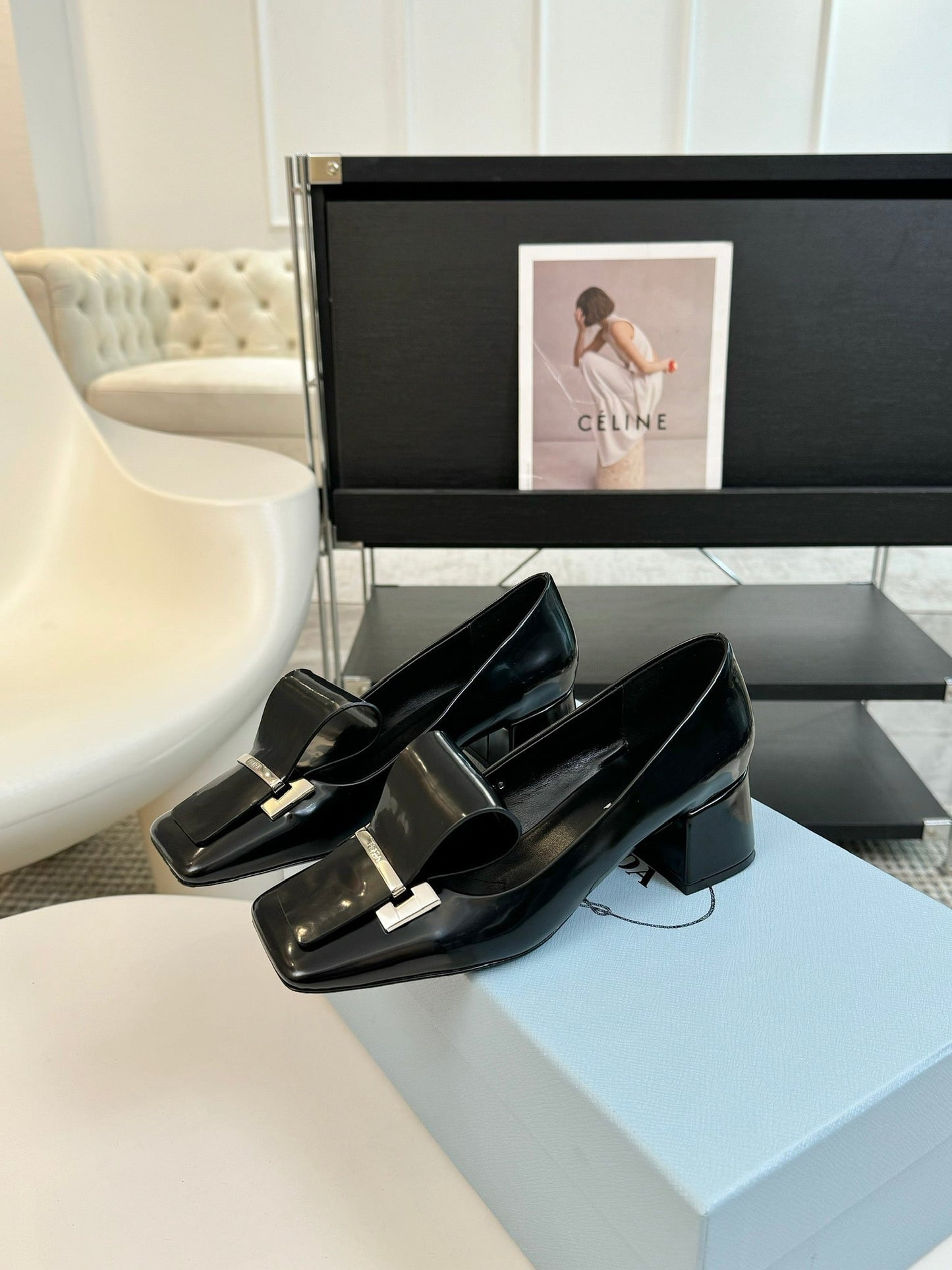 SQUARE TOE PUMPS IN BLACK GLOSSY CALFSKIN ATTACHED BOW - 35