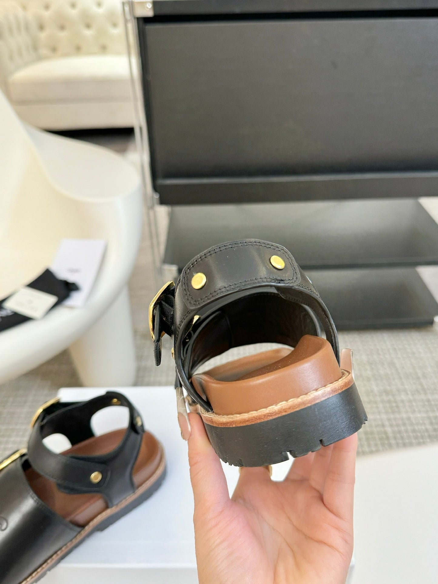 MINO SANDAL IN BLACK CALFSKIN - 35