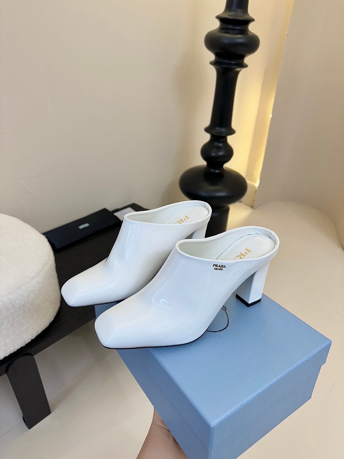 HIGH HEEL MULES WITH GOLD LETTERING LOGO IN WHITE GLOSSY CALFSKIN - 35