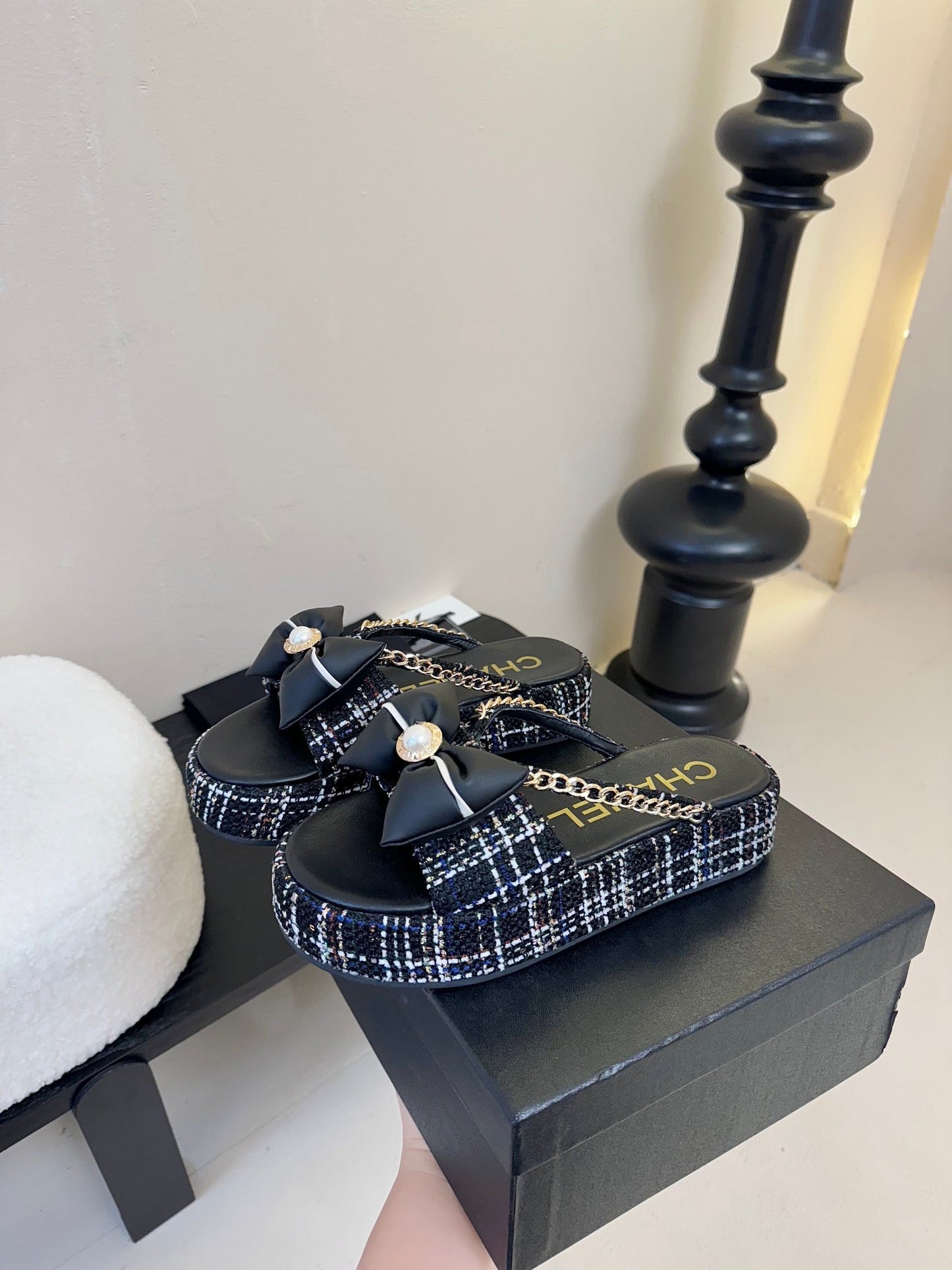 PLATFORM FLIP-FLOPS IN BLACK TWEED FABRIC - 35