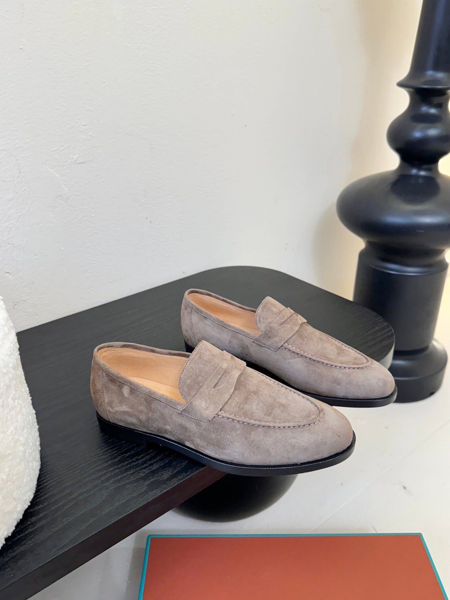 CLASSIC LOAFERS IN LIGHT TAUPE SUEDE - 35