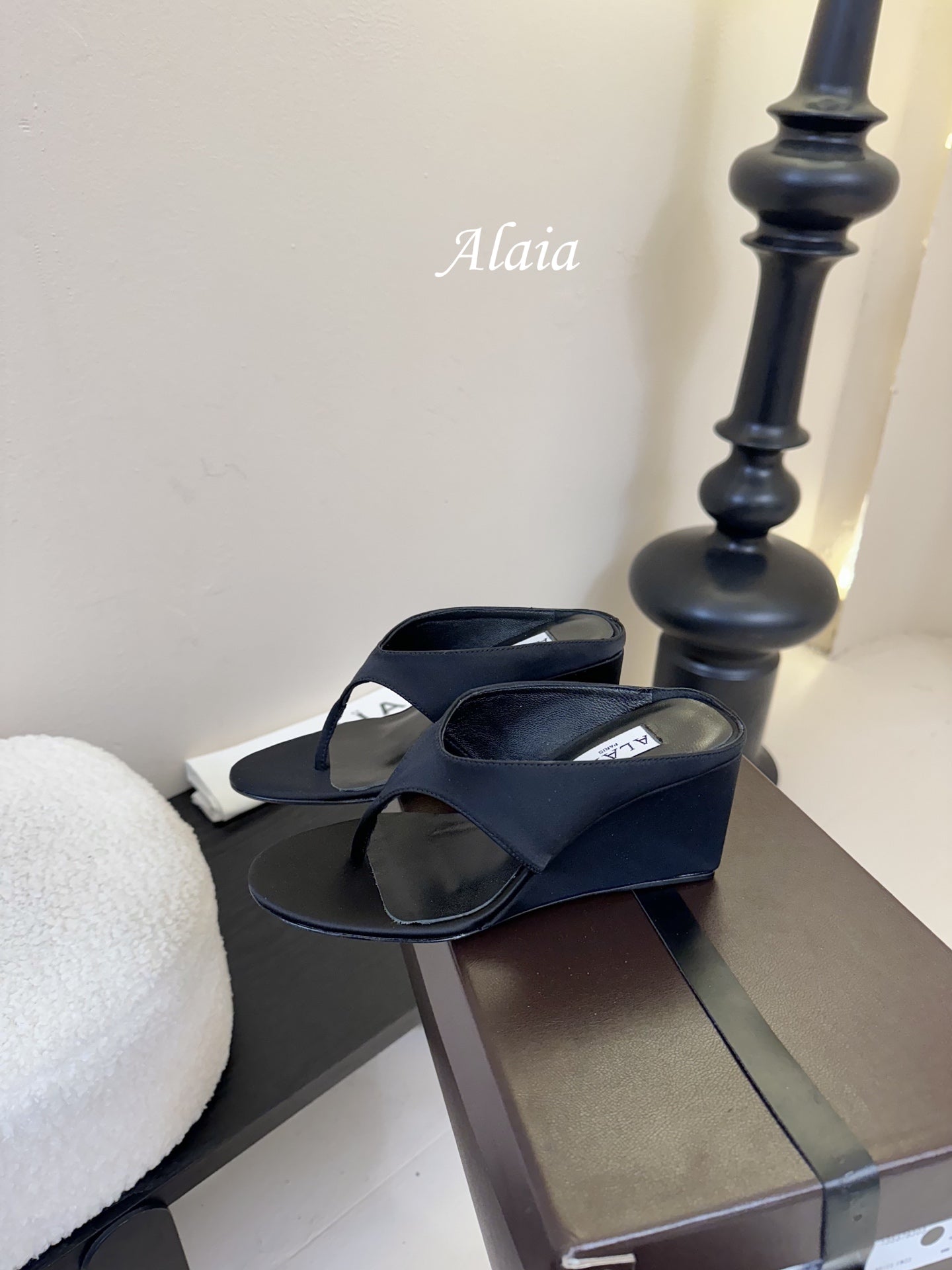 ALAIA WEDGE THONG SANDALS 25S IN BLACK SATIN - 35