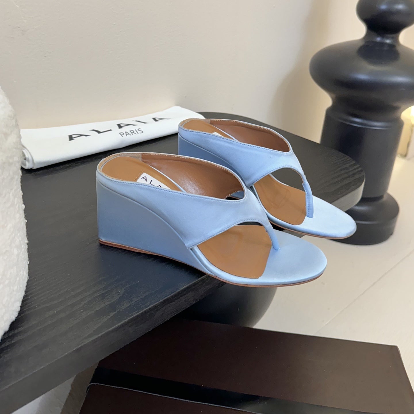 ALAIA WEDGE THONG SANDALS 25S IN BLUE SATIN - 35
