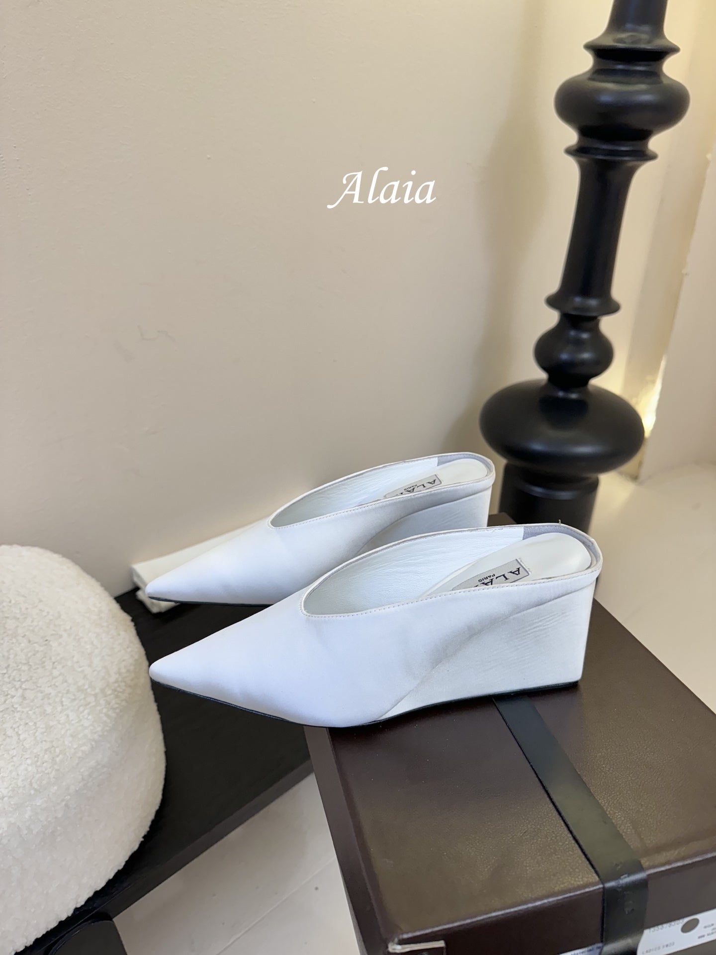 ALAIA HIGH MULES 25S IN WHITE SATIN - 35
