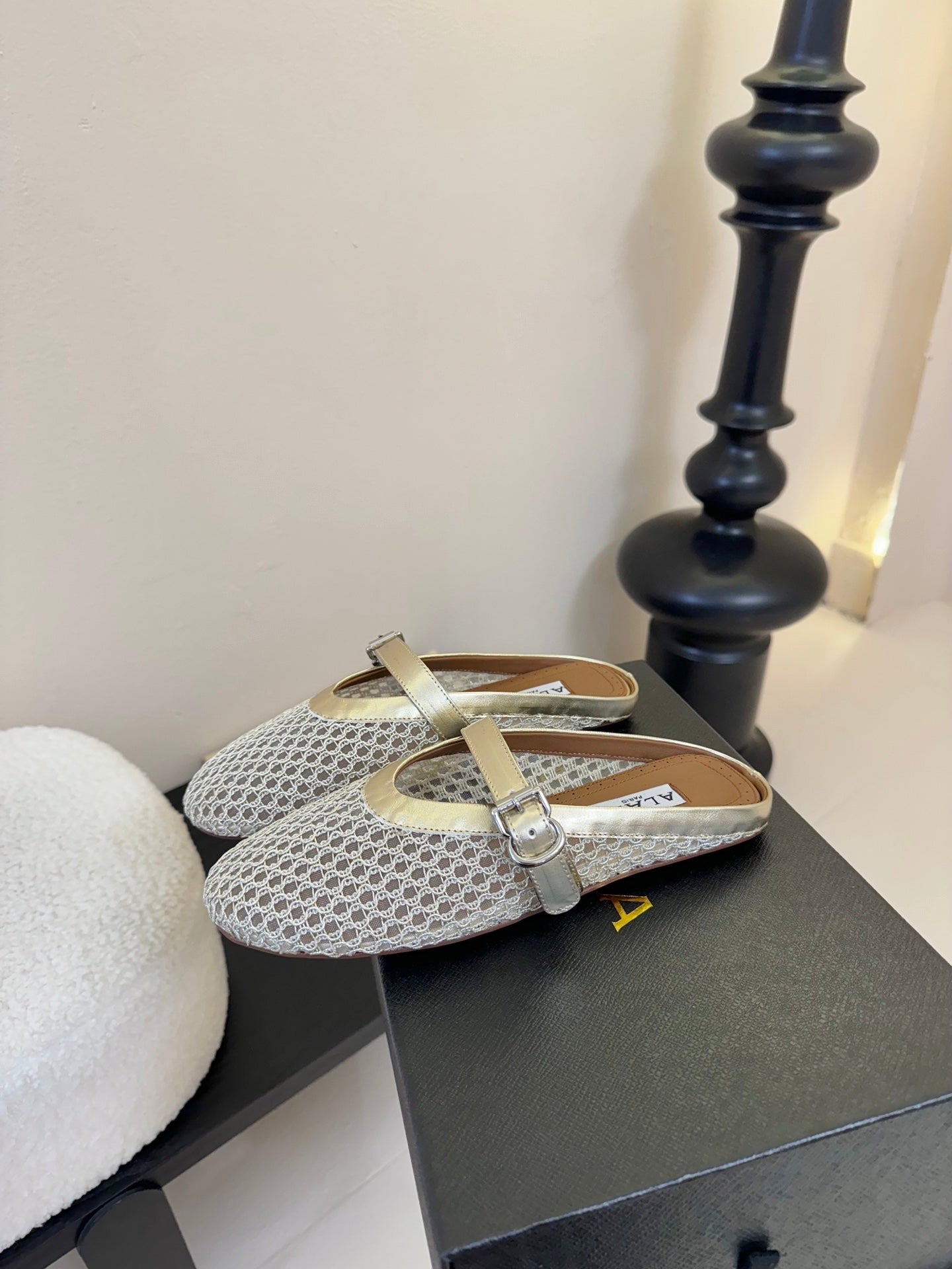 ALAIA FLAT MULES 25S IN GREY MIX GOLD WOVEN MESH - 35