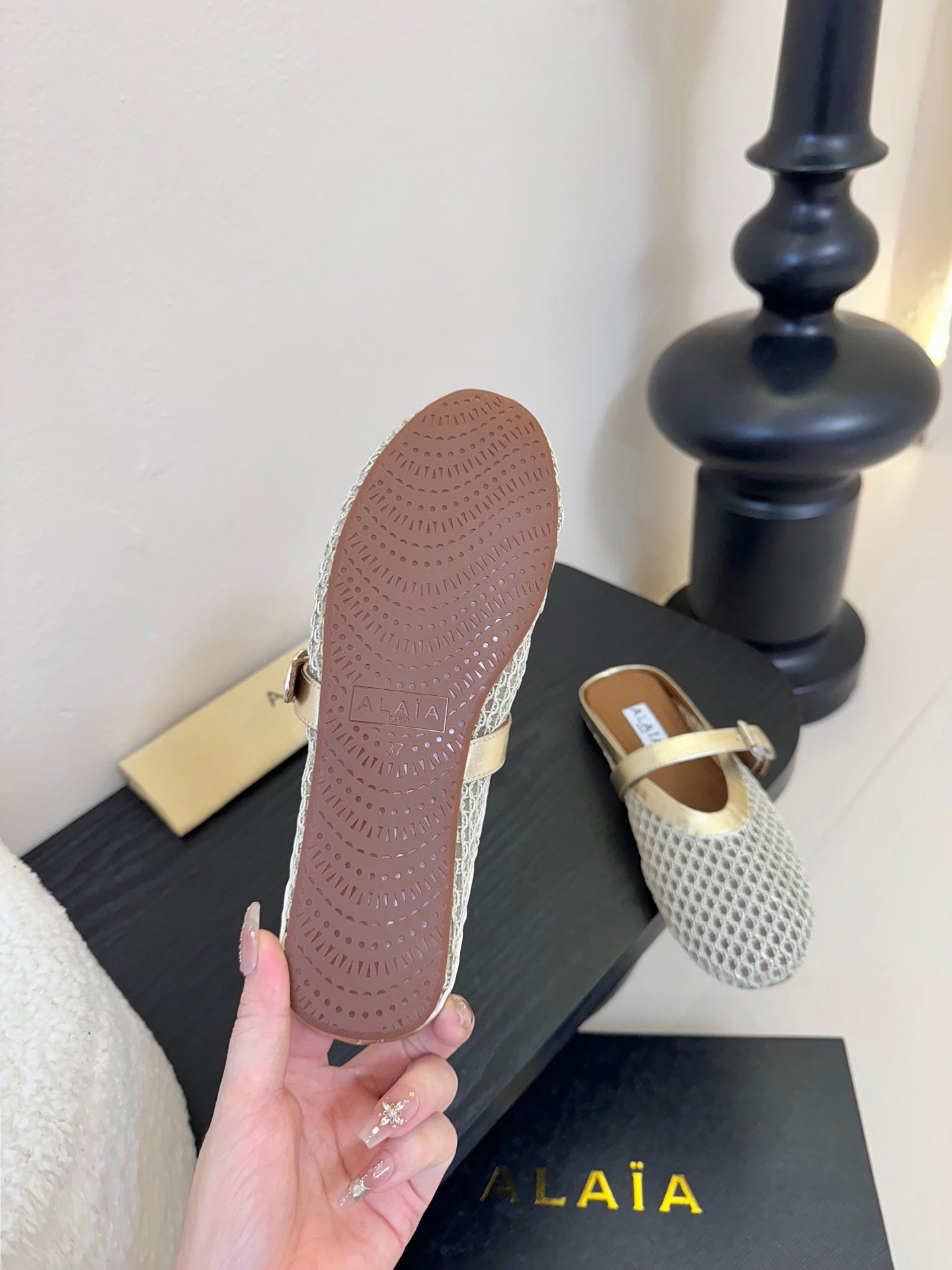ALAIA FLAT MULES 25S IN GREY MIX GOLD WOVEN MESH - 35