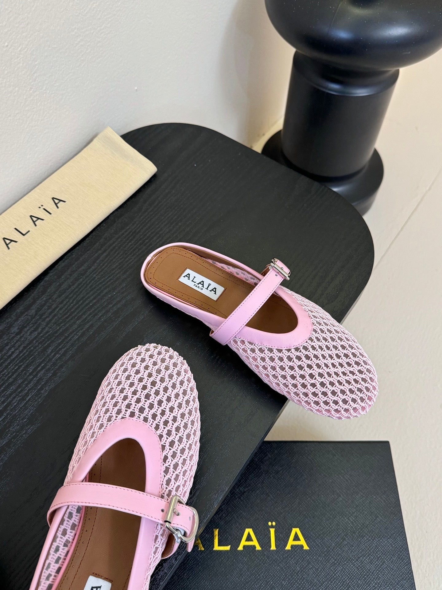 ALAIA FLAT MULES 25S IN BLUSH PINK WOVEN MESH - 35