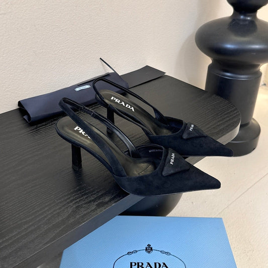 ТУФЛІ-СЛІНГБЕКИ PRADA 26S З ГОСТРИМ НОСКОМ, НА ПІДБОРАХ 60 ММ, З ЧОРНОЇ ЗАМШІ З ЛОГОТИПОМ