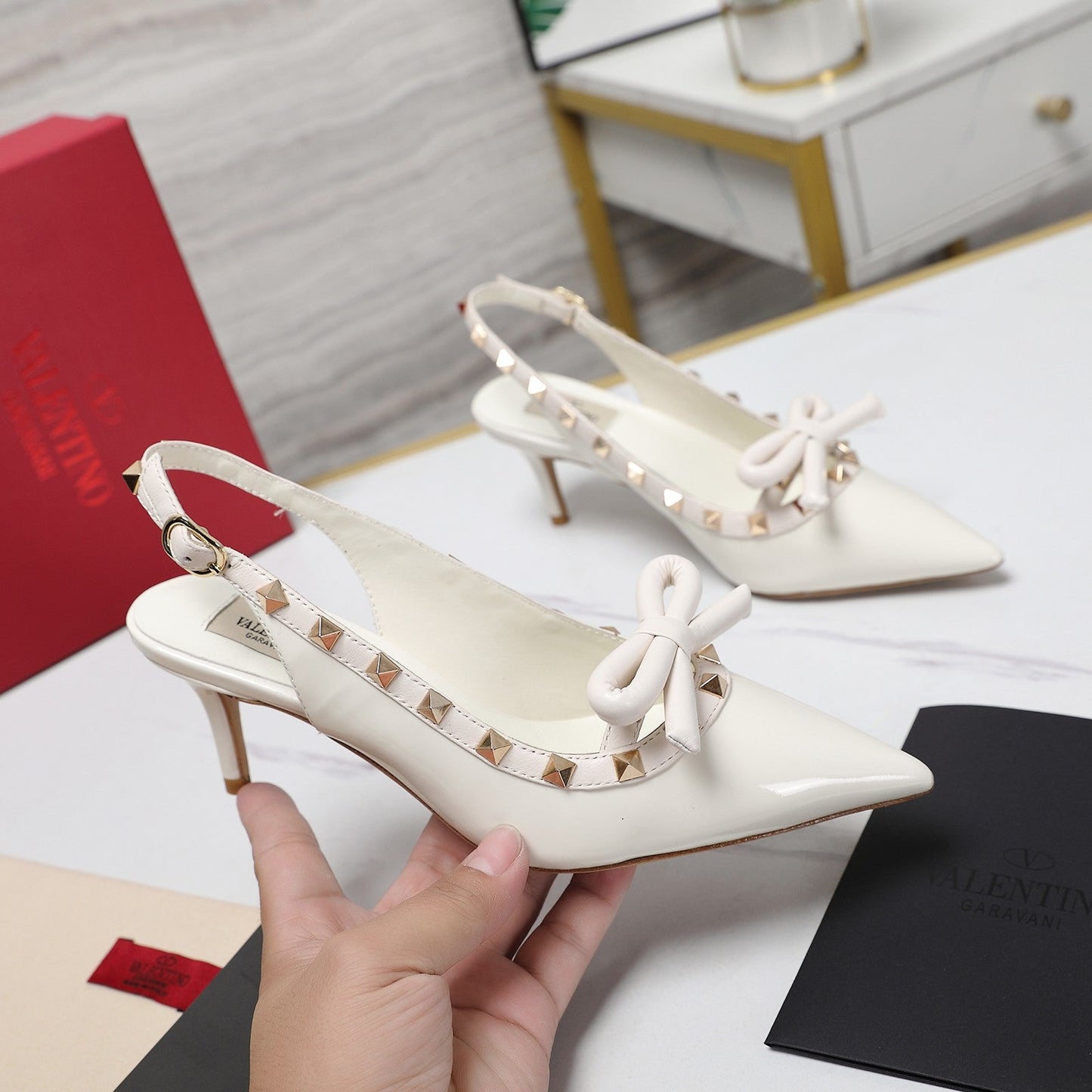 ROCKSTUD BOW SLINGBACK WHITE PATENT LEATHER PUMP 60MM - 35