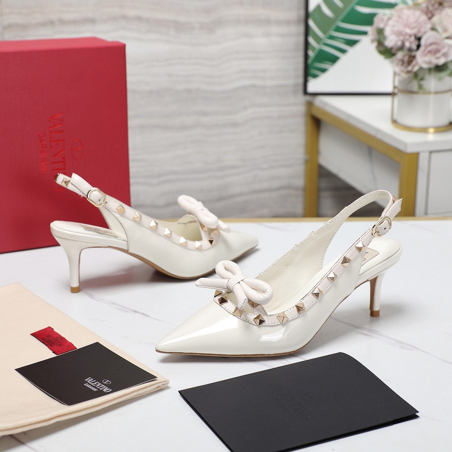 ROCKSTUD BOW SLINGBACK WHITE PATENT LEATHER PUMP 60MM - 35