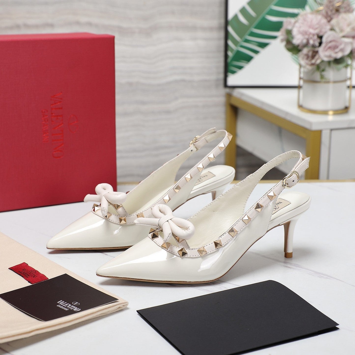 ROCKSTUD BOW SLINGBACK WHITE PATENT LEATHER PUMP 60MM - 35