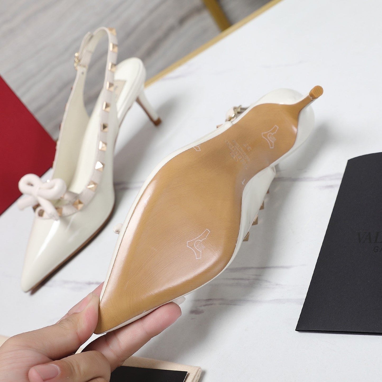 ROCKSTUD BOW SLINGBACK WHITE PATENT LEATHER PUMP 60MM - 35