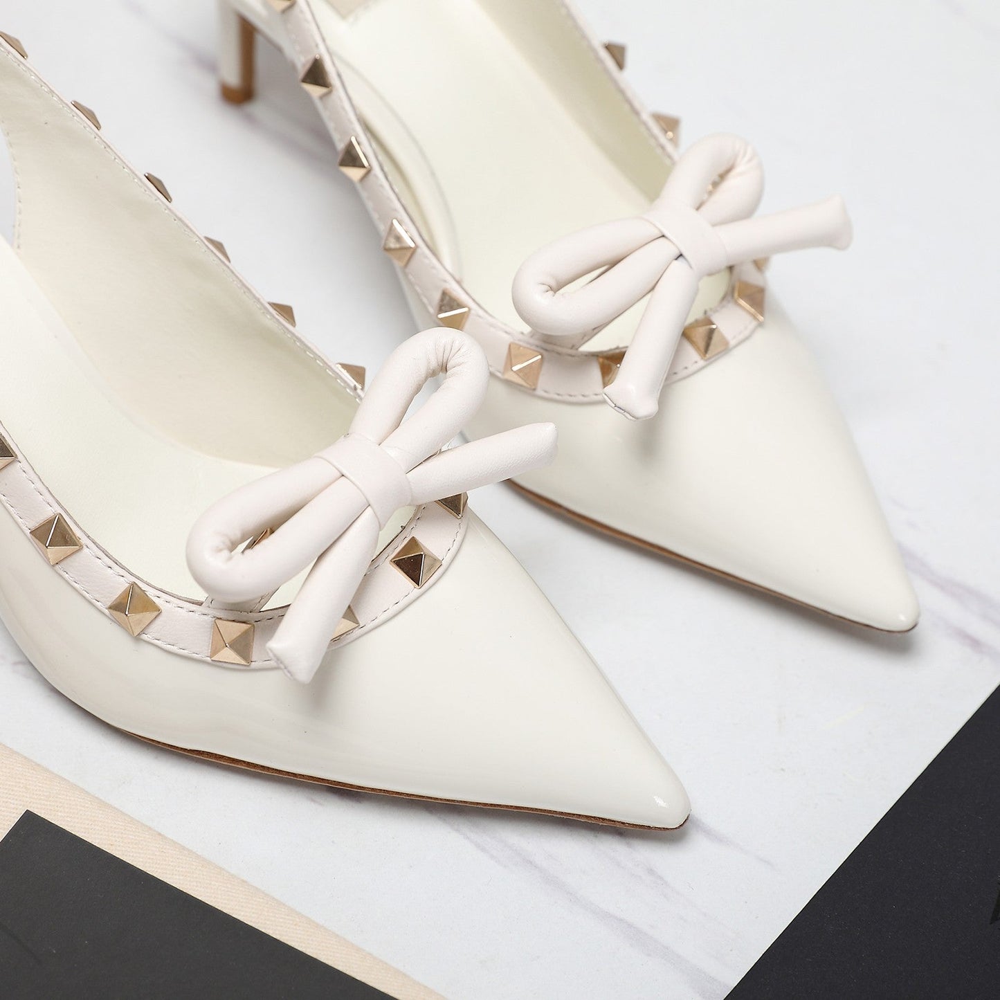 ROCKSTUD BOW SLINGBACK WHITE PATENT LEATHER PUMP 60MM - 35