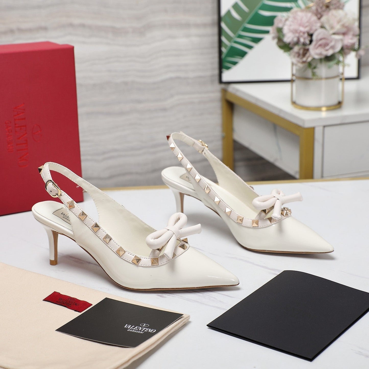ROCKSTUD BOW SLINGBACK WHITE PATENT LEATHER PUMP 60MM - 35