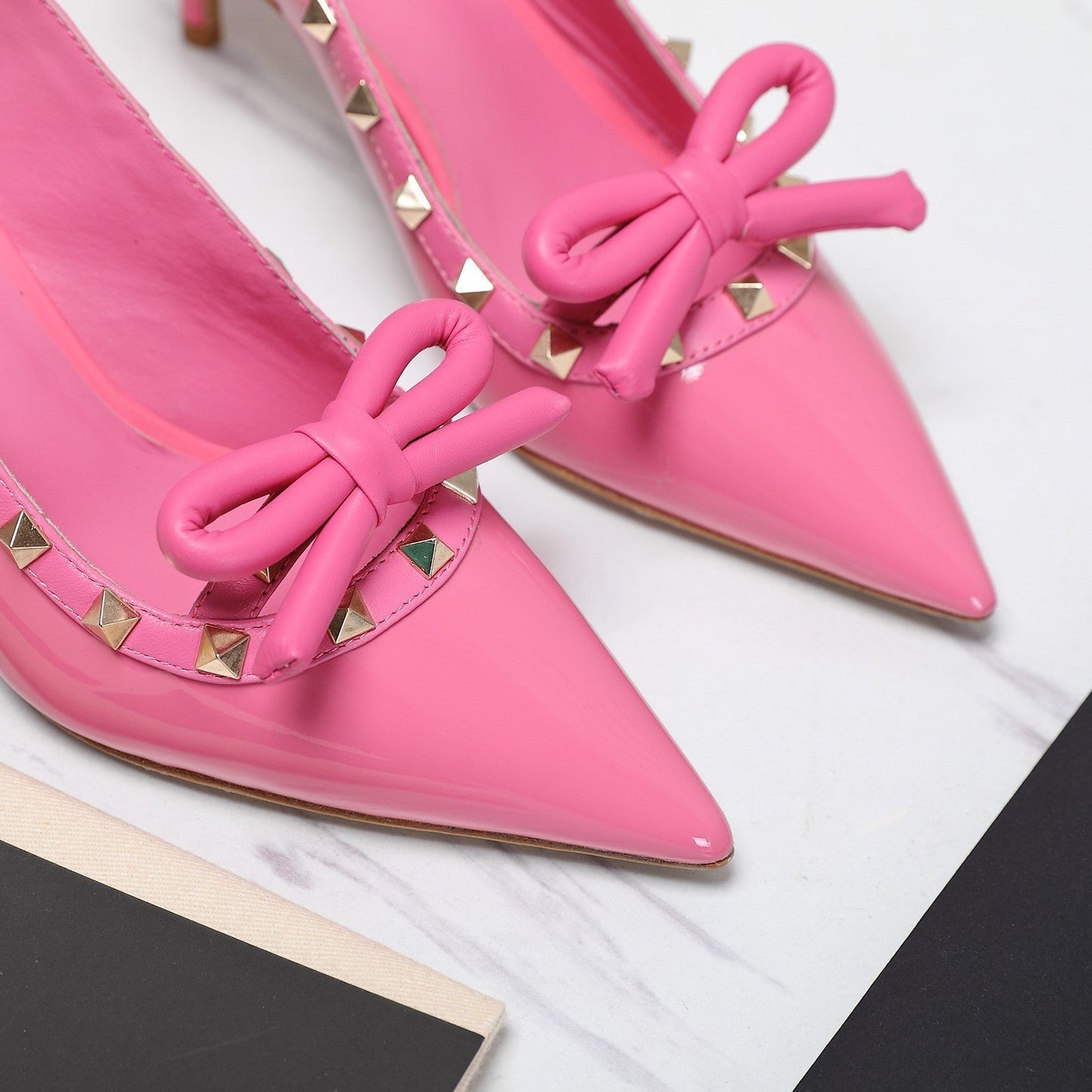 ROCKSTUD BOW SLINGBACK FUSCA PINK PATENT LEATHER PUMP 60MM - 35
