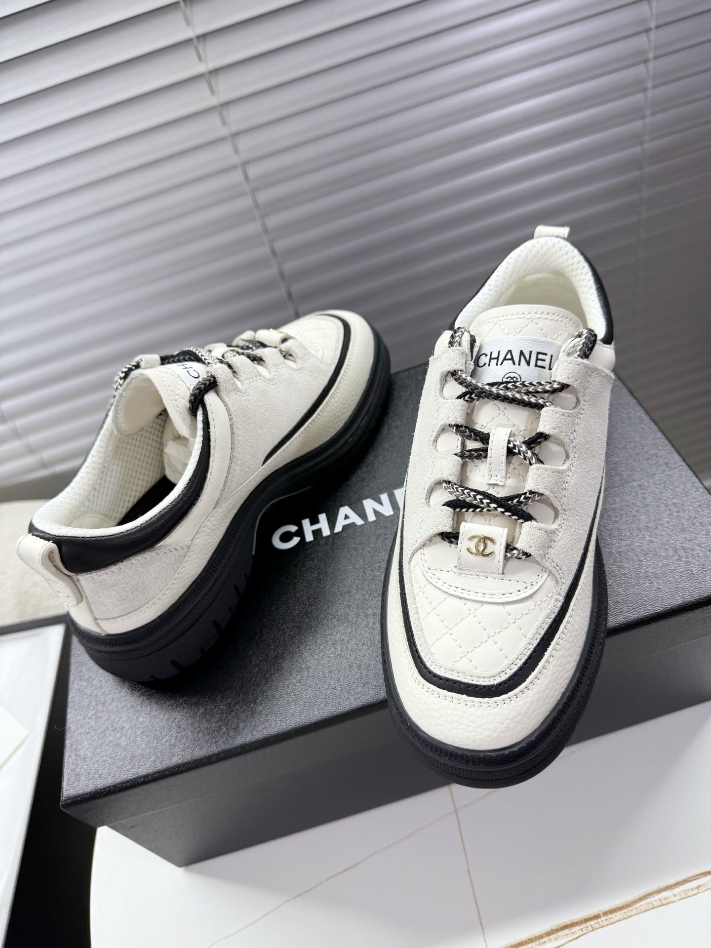 CHANEL 25S SNEAKERS 35MM IN WHITE CALFSKIN - 35
