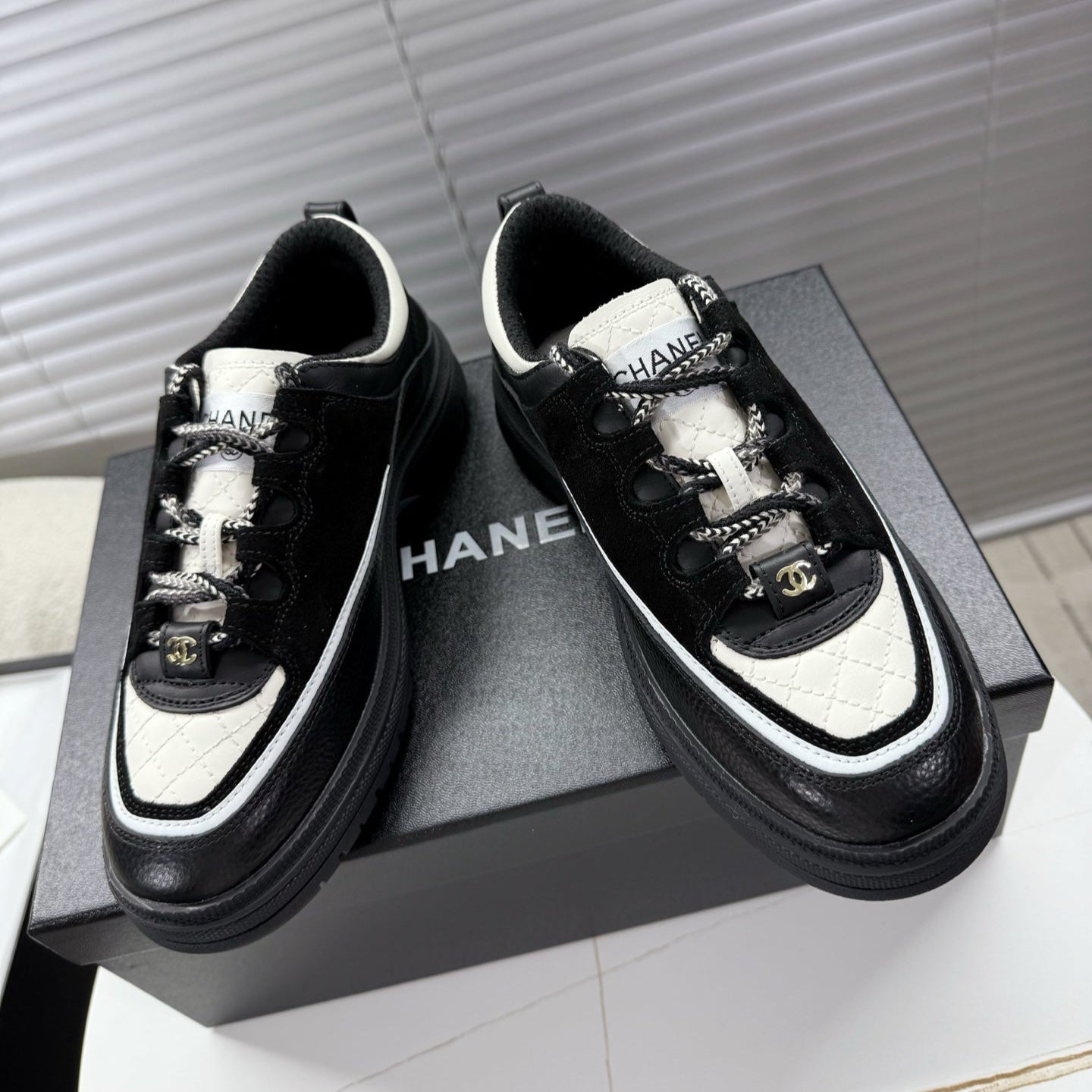 CHANEL 25S SNEAKERS 35MM IN BLACK AND WHITE CALFSKIN - 35