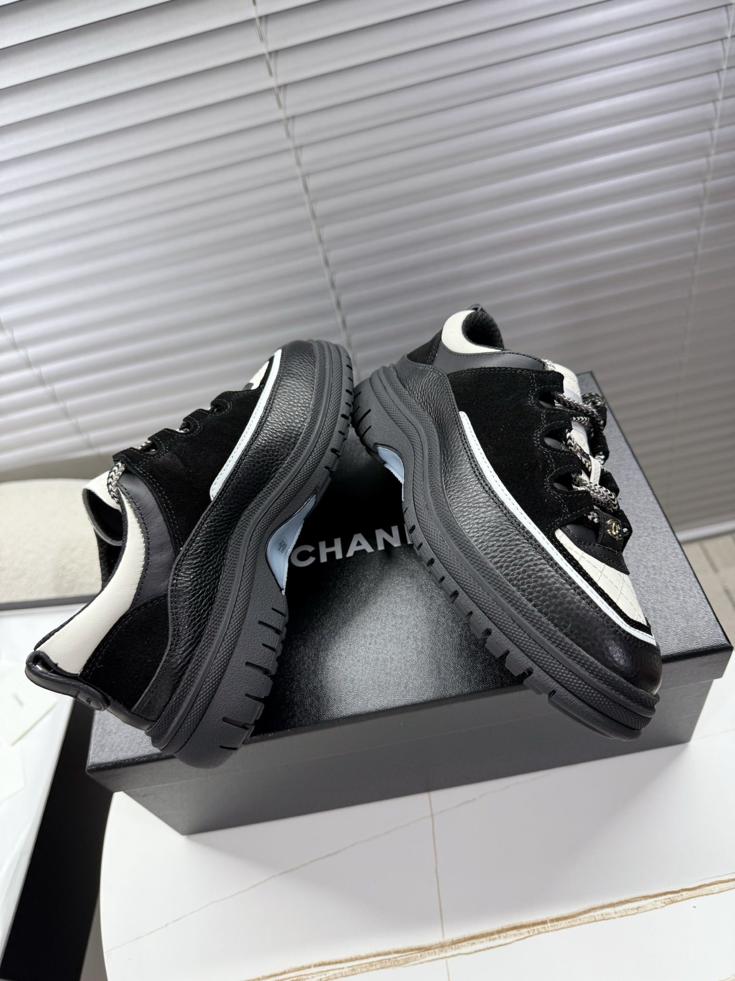 CHANEL 25S SNEAKERS 35MM IN BLACK AND WHITE CALFSKIN - 35