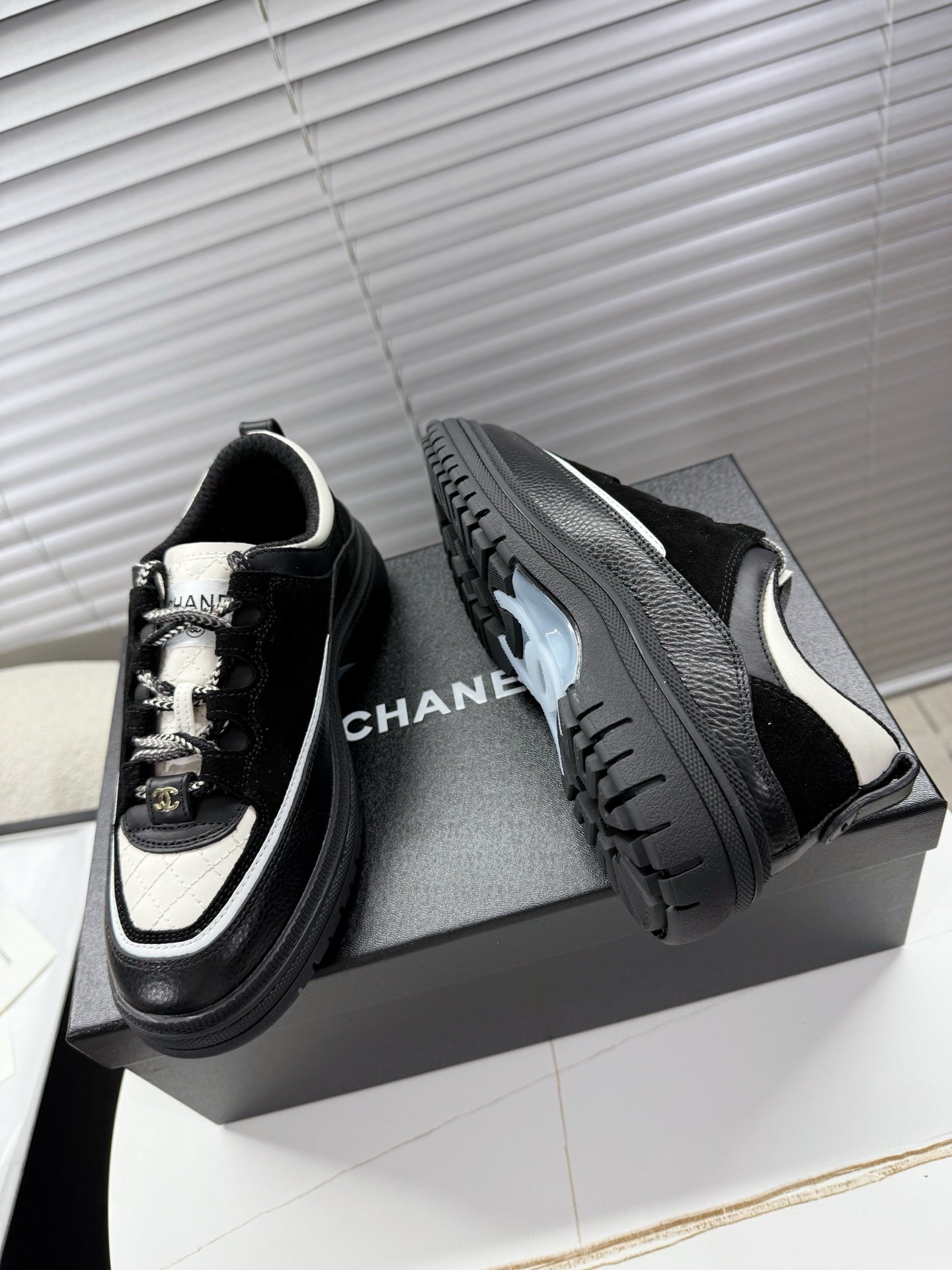 CHANEL 25S SNEAKERS 35MM IN BLACK AND WHITE CALFSKIN - 35