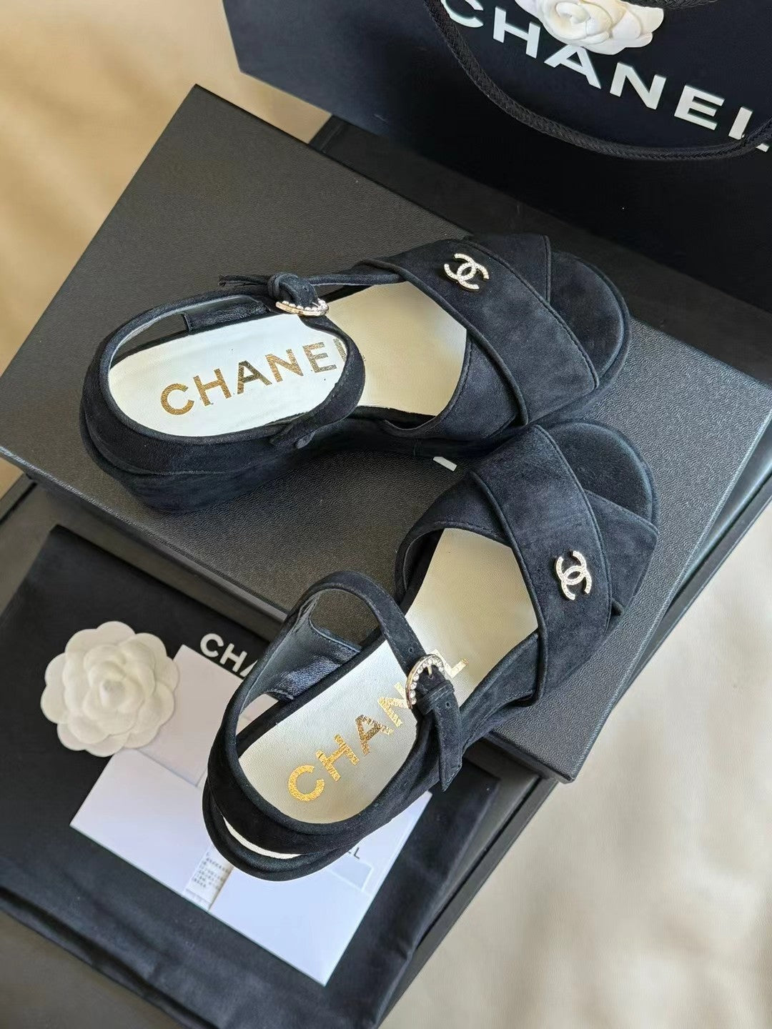 CC CLASSIC WEDGE SANDALS IN BLACK LAMBSKIN SUEDE - 35