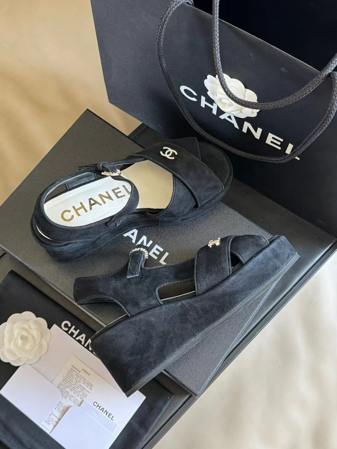 CC CLASSIC WEDGE SANDALS IN BLACK LAMBSKIN SUEDE - 35