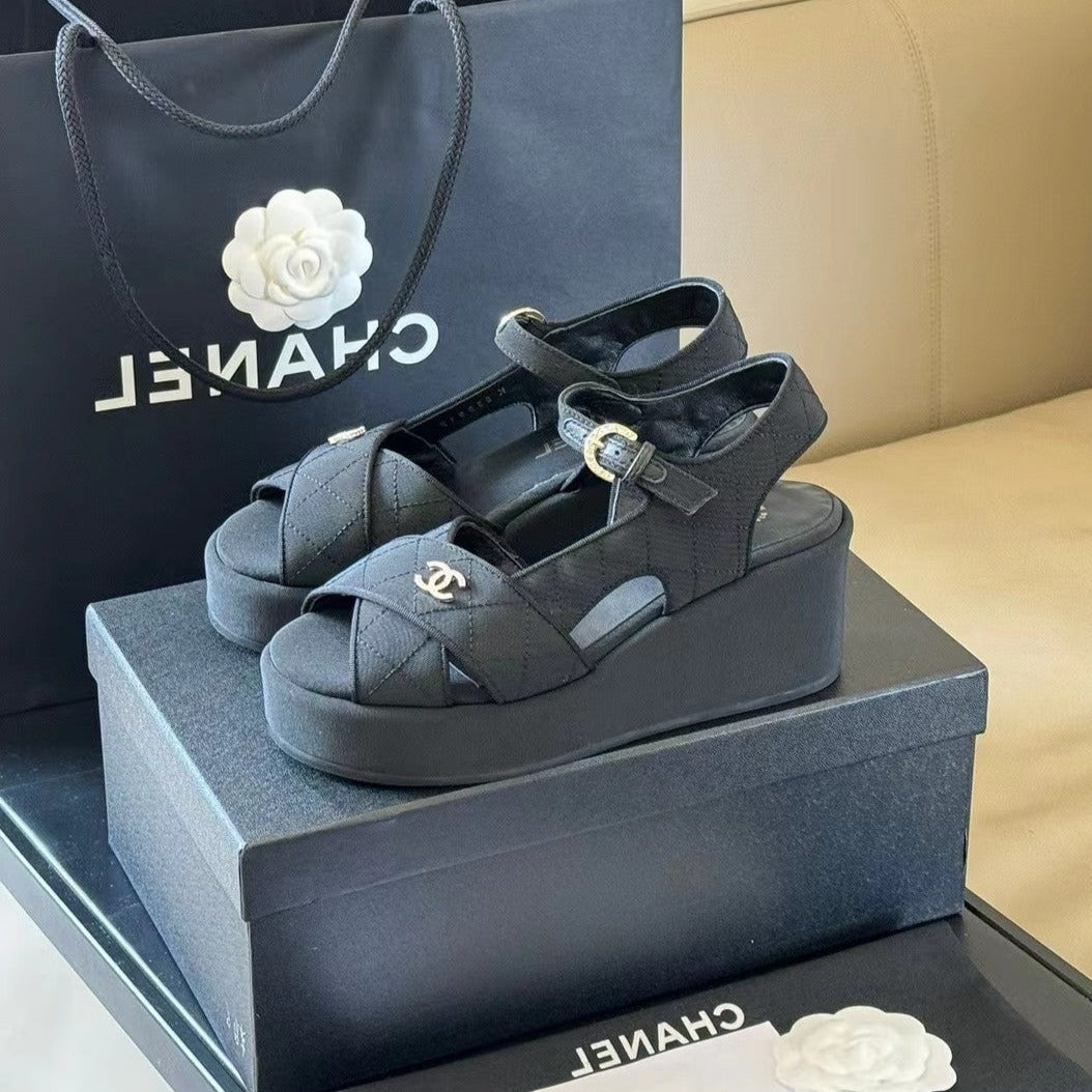 CC CLASSIC WEDGE SANDALS IN BLACK FABRIC - 35