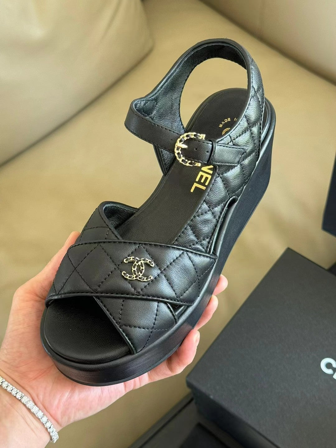 CC CLASSIC WEDGE SANDALS IN BLACK LAMBSKIN - 35
