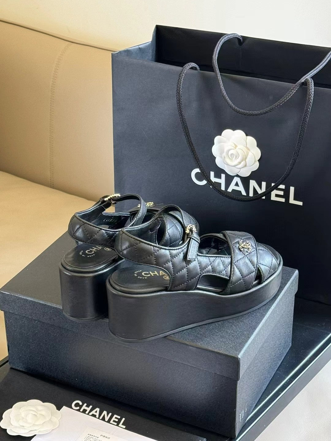 CC CLASSIC WEDGE SANDALS IN BLACK LAMBSKIN - 35