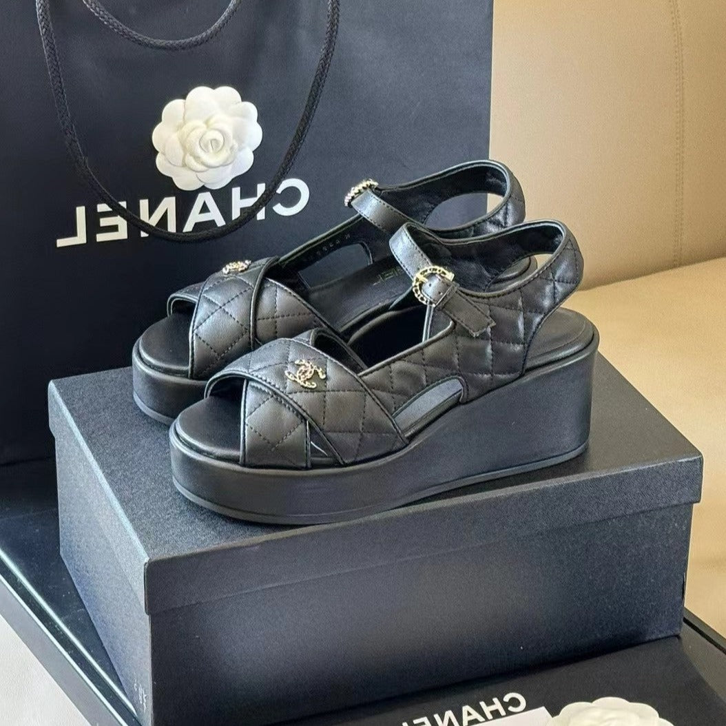 CC CLASSIC WEDGE SANDALS IN BLACK LAMBSKIN - 35