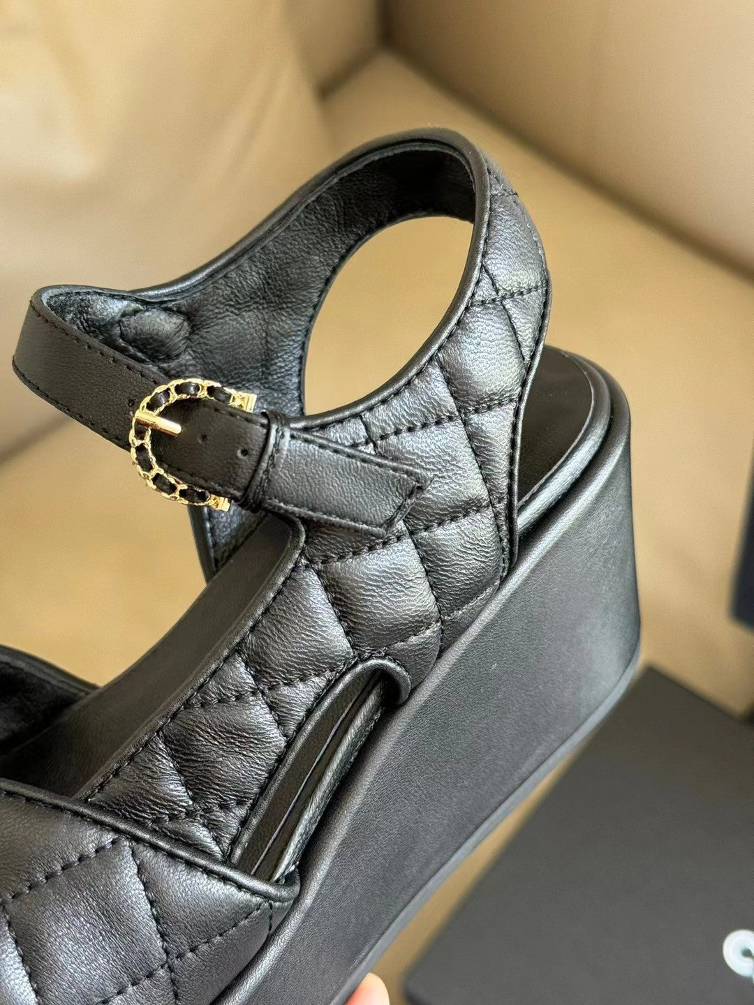 CC CLASSIC WEDGE SANDALS IN BLACK LAMBSKIN - 35