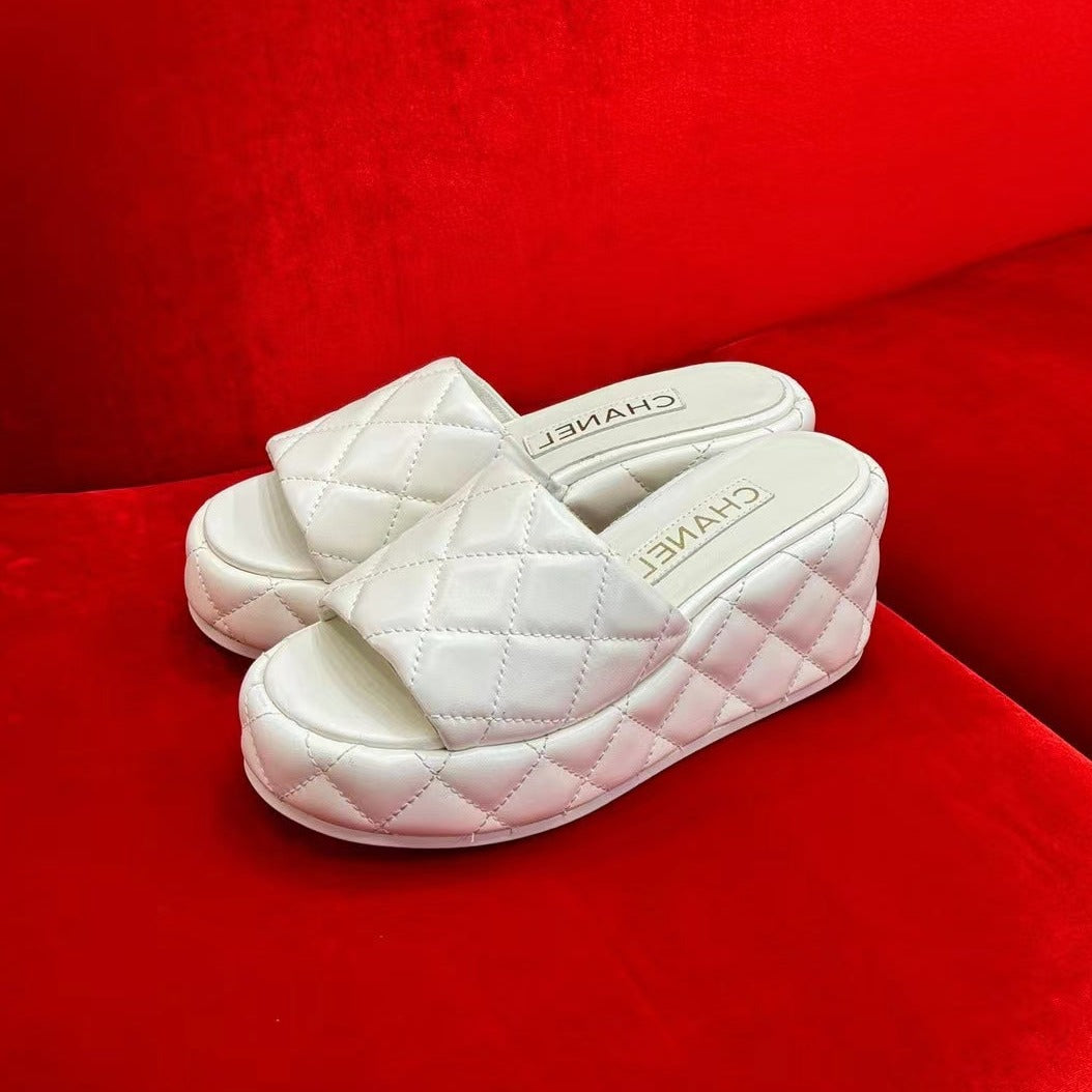 CC WEDGE HEELS WHITE LAMBSKIN - 35