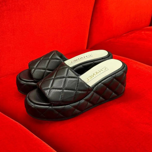 CC WEDGE HEELS BLACK LAMBSKIN - 35